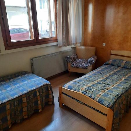 Habitaciones Pension El Parque Sabiñánigo Εξωτερικό φωτογραφία