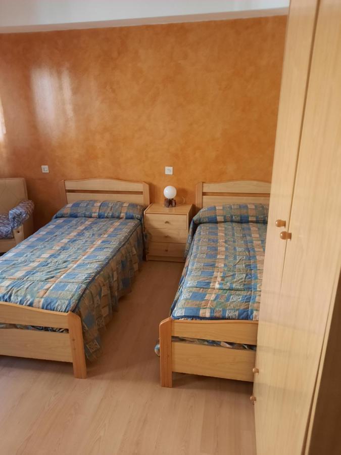 Habitaciones Pension El Parque Sabiñánigo Εξωτερικό φωτογραφία