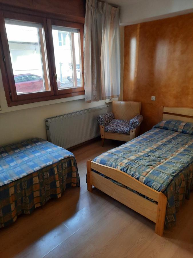Habitaciones Pension El Parque Sabiñánigo Εξωτερικό φωτογραφία