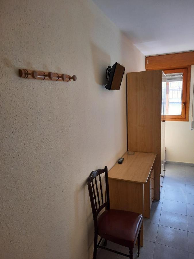 Habitaciones Pension El Parque Sabiñánigo Εξωτερικό φωτογραφία